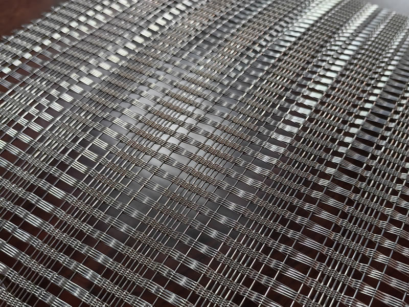 metal mesh lamination, metal mesh glass, metal mesh laminated glass, laminated glass metal mesh, metal mesh lamination services