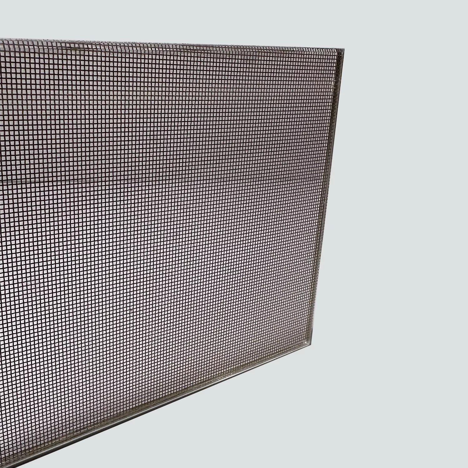 metal mesh lamination, metal mesh glass, metal mesh laminated glass, laminated glass metal mesh, metal mesh lamination services